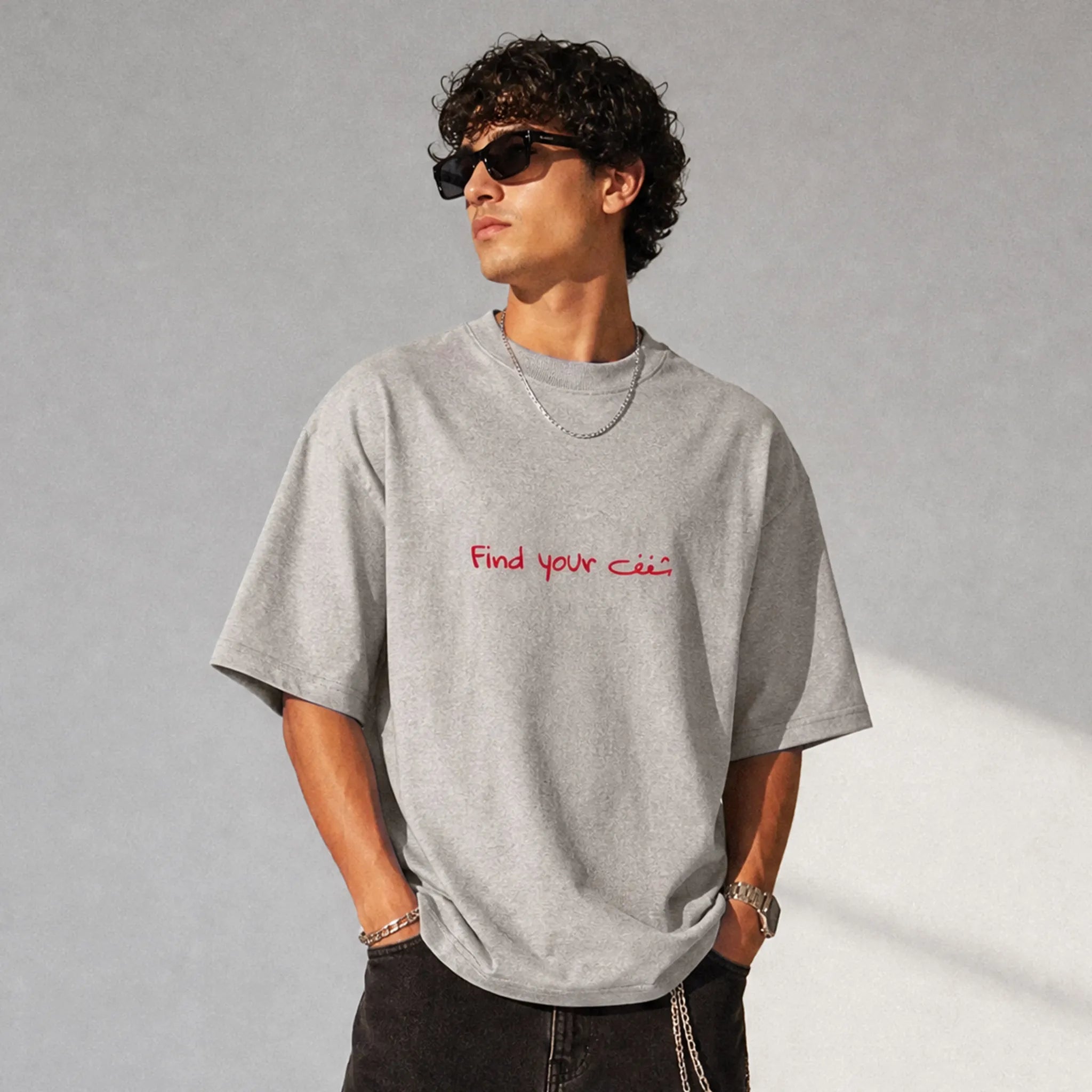 UNISEX "OVERSIZE" T-SHIRT FIND YOUR شغف