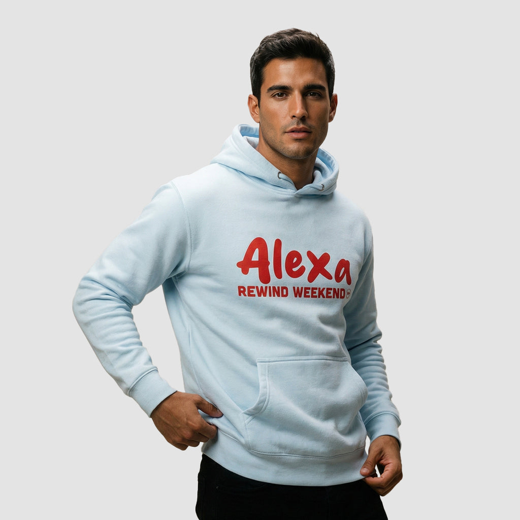 ragazza indossa felpa unisex azzurra con cappuccio e scritta rossa alexa rewind weekend - Totally Random®
