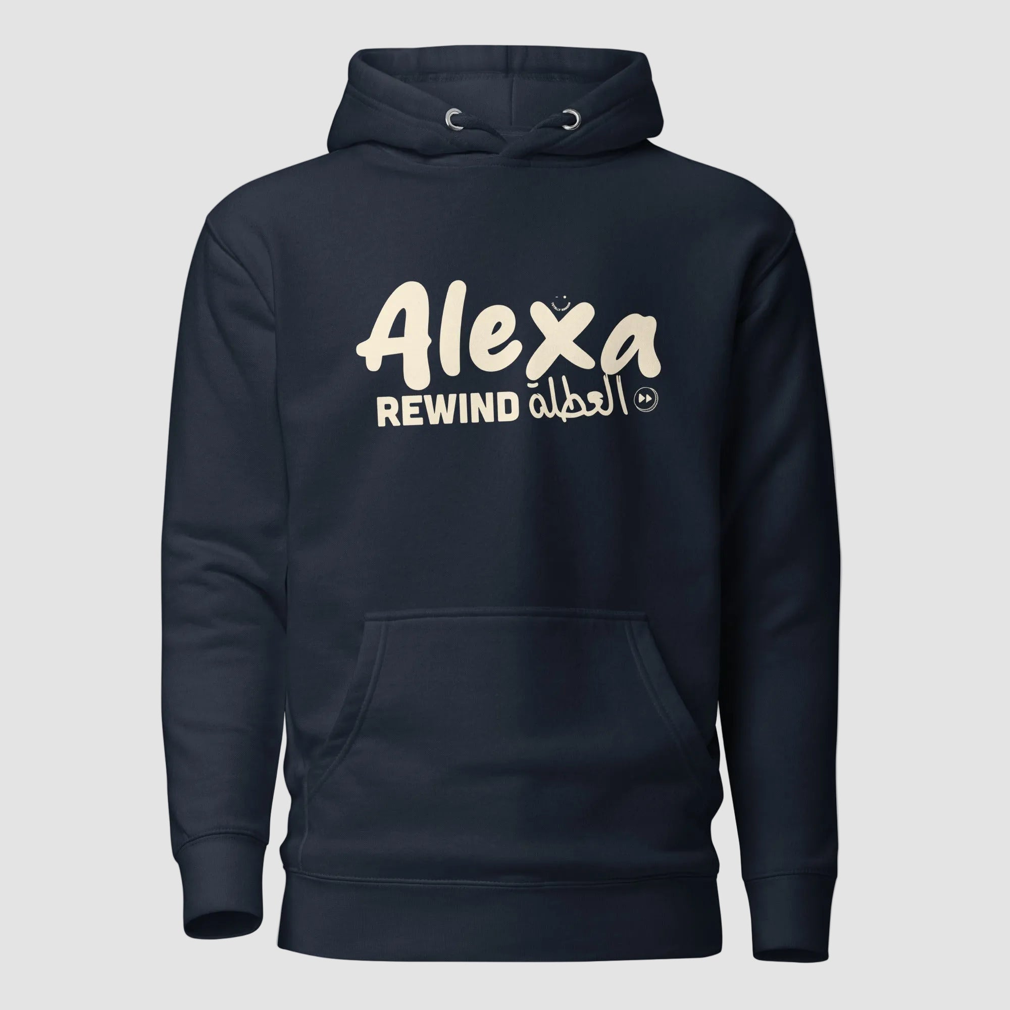 mockup frontale felpa unisex blu navy con cappuccio e scritta beige in inglese ed arabo alexa rewind العطلة - Totally Random®