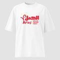 Mockup frontale maglietta unisex oversize bianca con scritta in inglese e arabo oroscopo ariete - Totally Random®