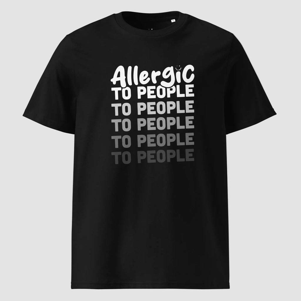 moockup frontale maglietta unisex nera con scritta bianca allergic to people - Totally Random®
