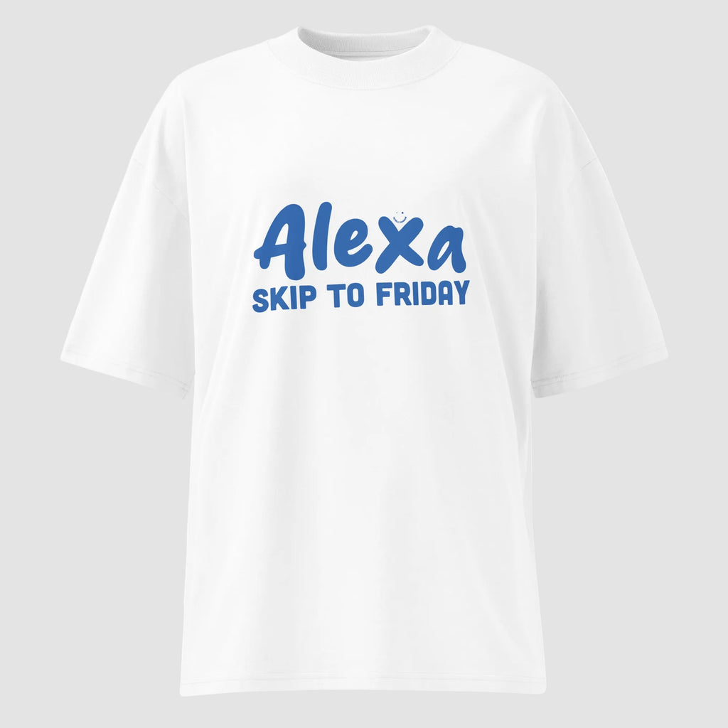 mockup frontale maglietta unisex oversize bianca con scritta blu alexa skip to friday - Totally Random®