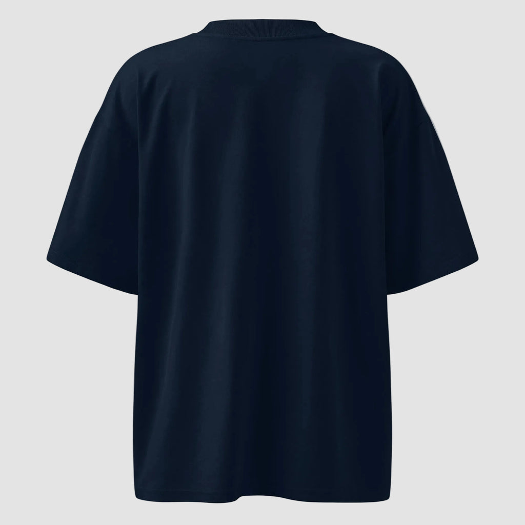 mockup posteriore della t-shirt blu navy oversize totally random con design oroscopo cancro السرطان, emotional protective moody