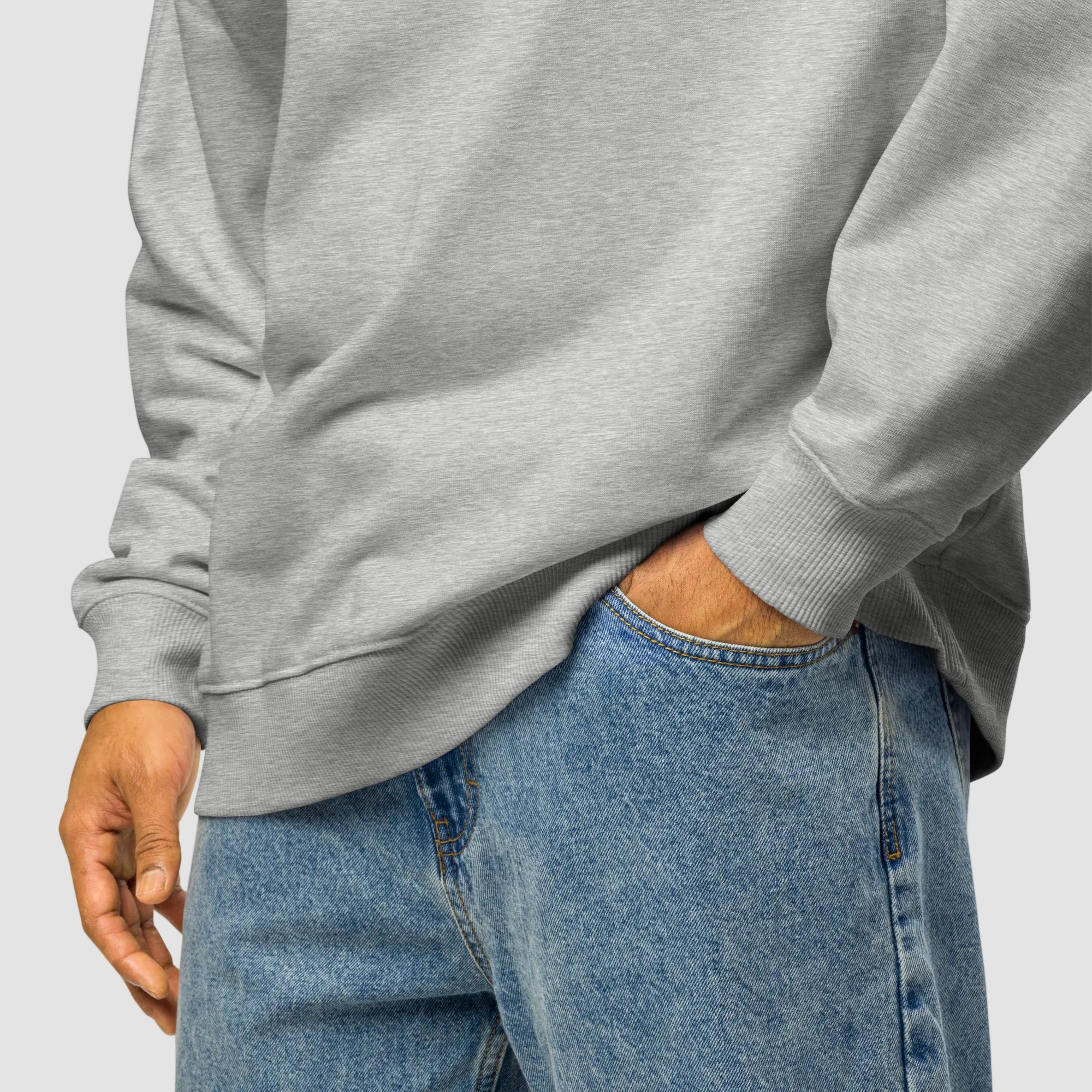 mockup modello indossa felpa unisex oversize grigia flu - Totally Random®